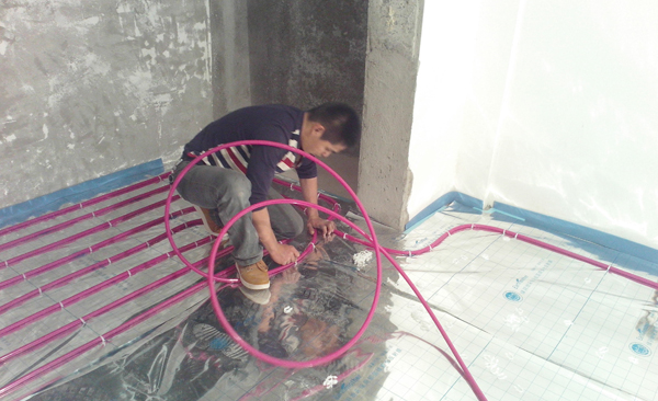 上海陽(yáng)光花城趙總家地暖安裝